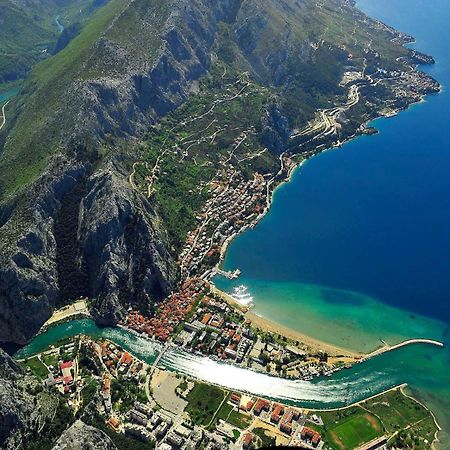Apartments Beverly Omiš Eksteriør billede