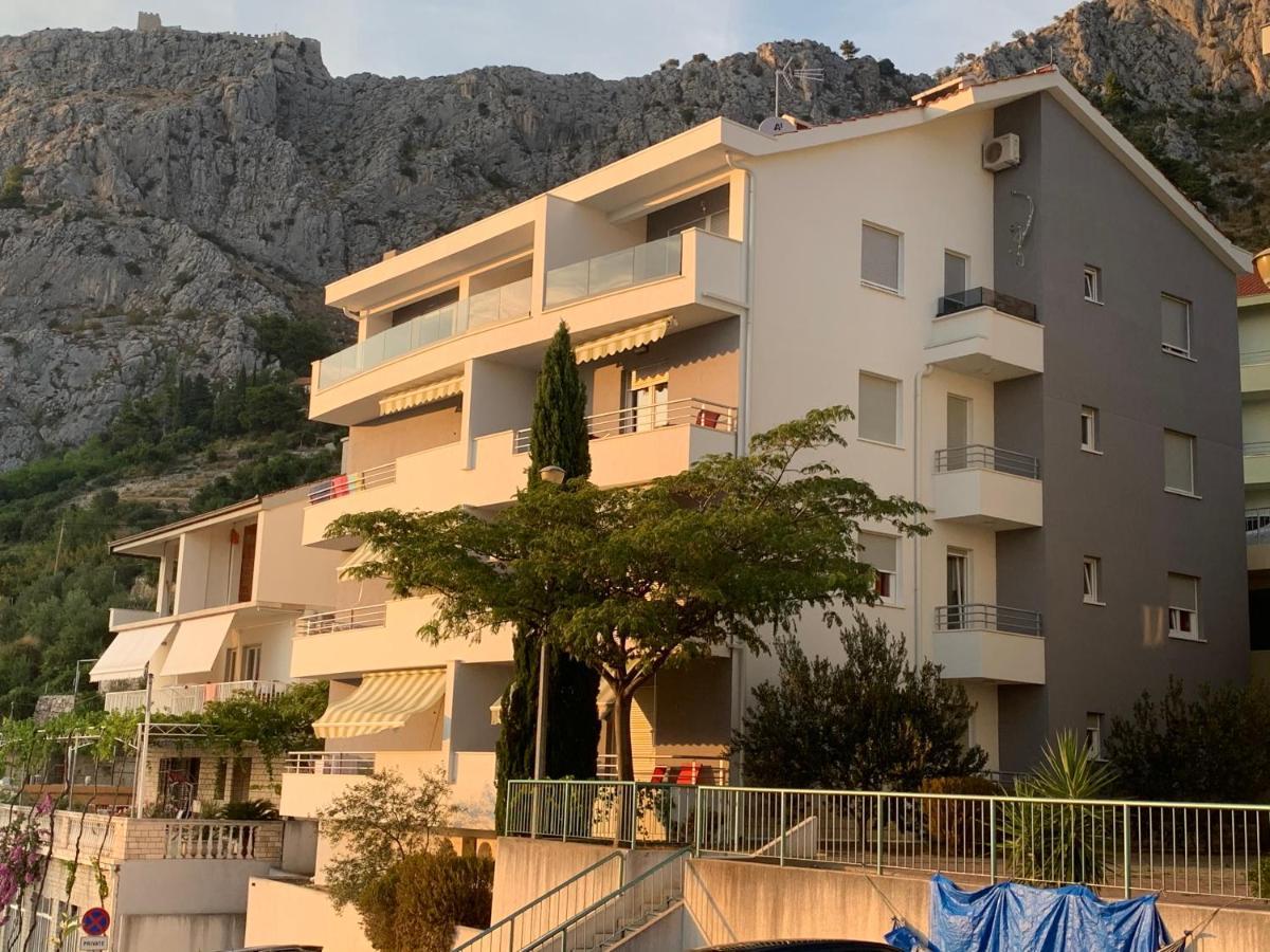 Apartments Beverly Omiš Eksteriør billede